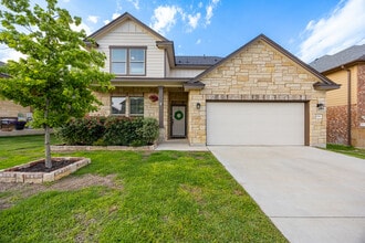 Building Photo - 8706 Hidden Oaks Dr