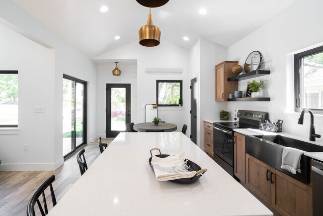 Building Photo - Tiny Home in Cedar Falls