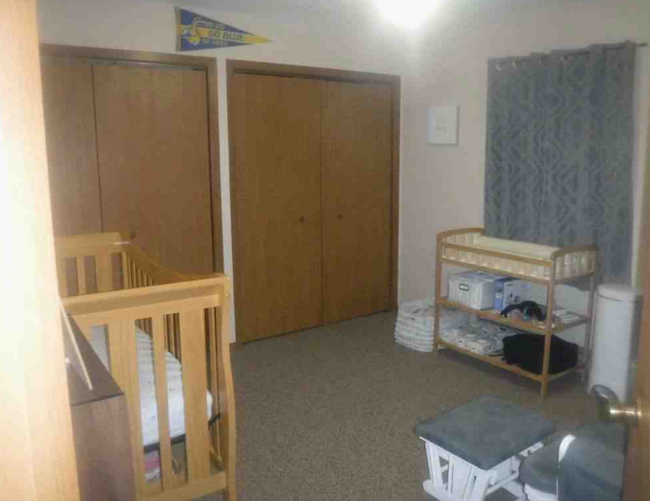 Building Photo - 810 E Southview Ct