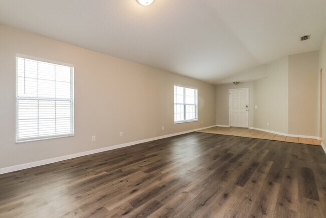 Building Photo - 11160 Golden Silence Dr