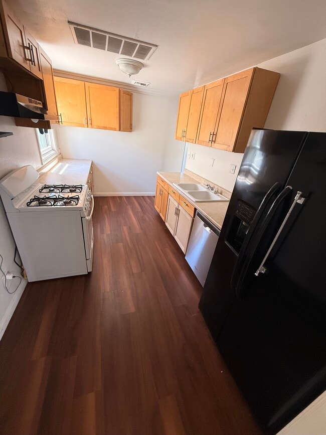 Foto del edificio - 415 W Marietta Pl