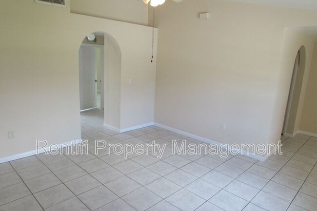 Foto del edificio - 12325 First St