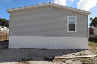 Building Photo - 22868 Dolphin Rd
