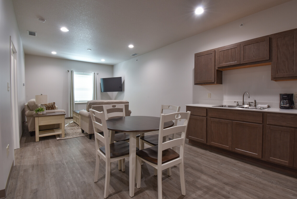 Carlton-Dining Room - Terrace Place Apartments