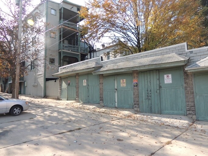 Building Photo - 383 E Market St