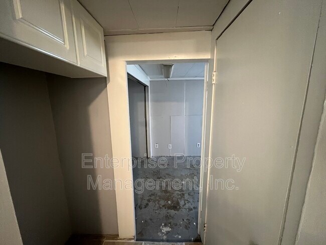 Foto del edificio - 4149 Yale Rd