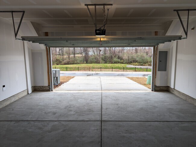 Foto del edificio - 5613 Edessa Ave