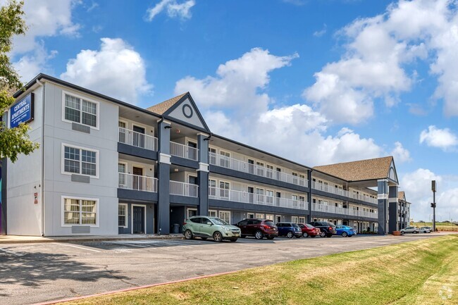 Building Photo - Central Apartments