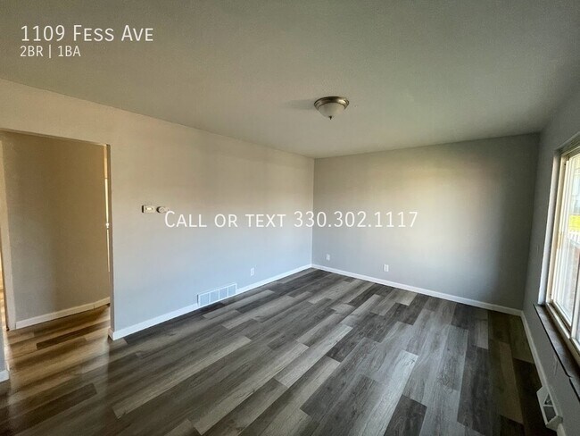 Building Photo - Two bedroom one level duplex for rent - Ak...