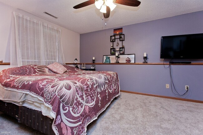 Foto del edificio - 2 br, 1 bath Condo - 1705 Lynncrest Dr Apt...