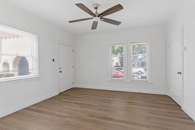 Foto del edificio - 1109-1125 Loma Ave