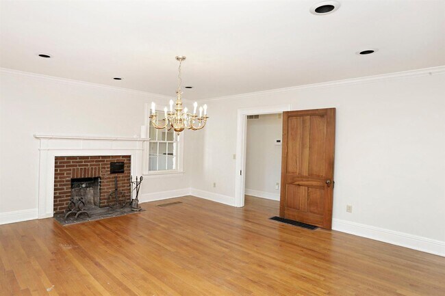 Building Photo - 2600 Paynes Mill Rd
