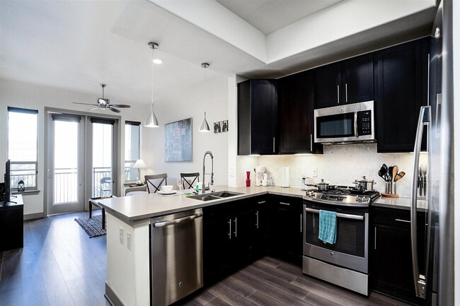 Building Photo - 800 Sorella Ct