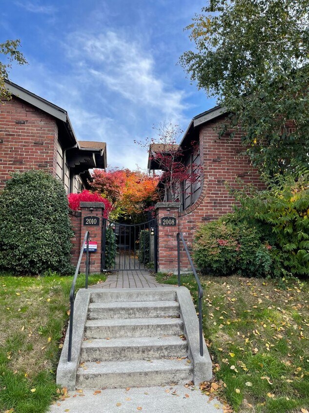 Foto principal - Charming Cottage in Eastlake!