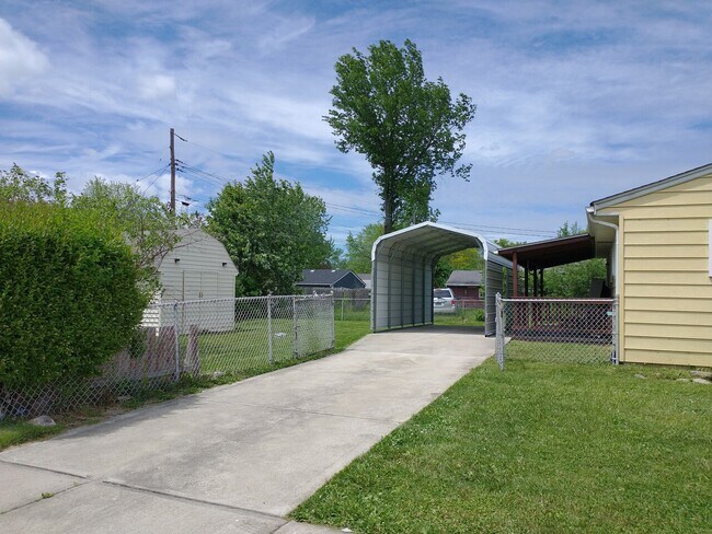 Foto del edificio - 574 Willow Park Rd, Elyria OH
