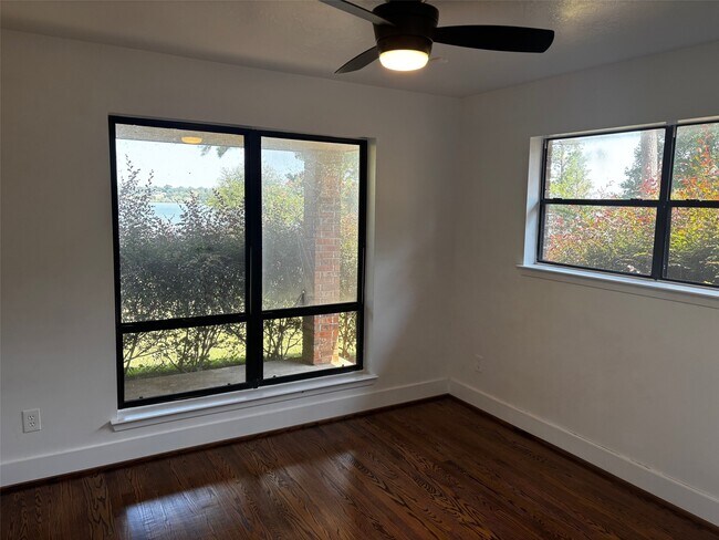 Foto del edificio - 377 Burke St