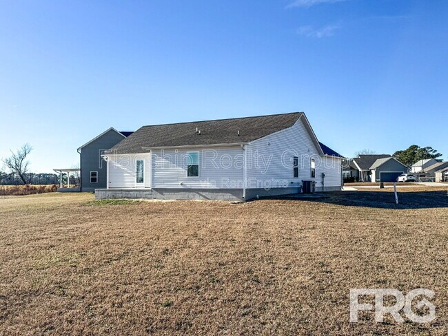 Foto del edificio - 102 Michael Thomas Pl