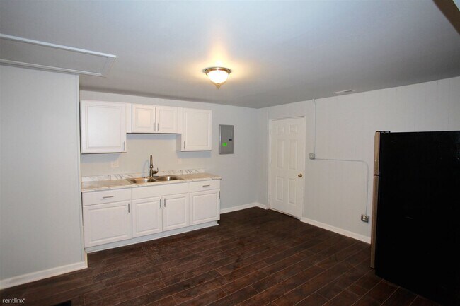 Building Photo - Studio, 1 bath  - 1563 Waterman St Unit A