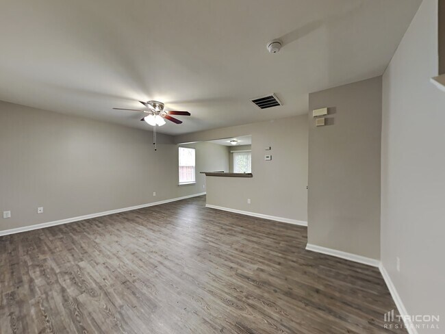 Foto del edificio - 4406 Cochran Farm Ln