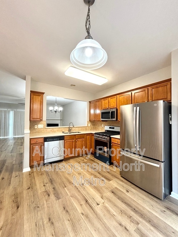 Building Photo - 1033 Thornborough Dr