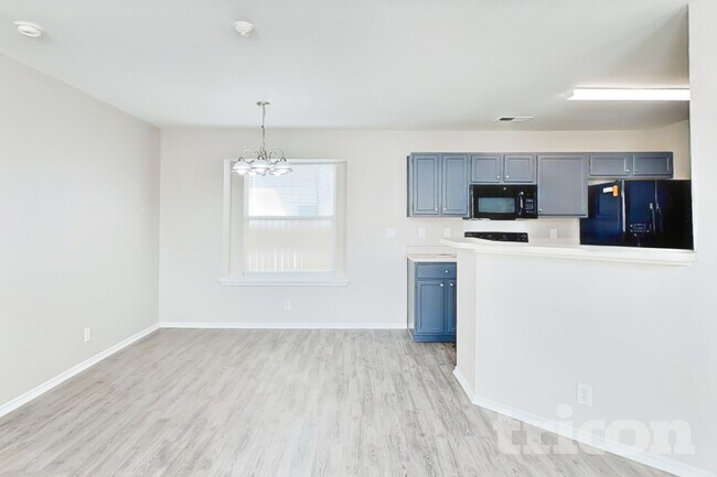 Foto del edificio - 6734 Sandy Point Dr