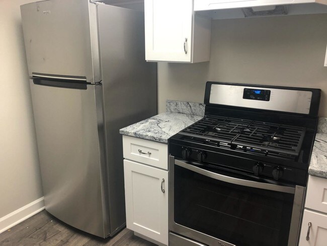 New Fridge and Stove/oven - 1369 Westminster Cir