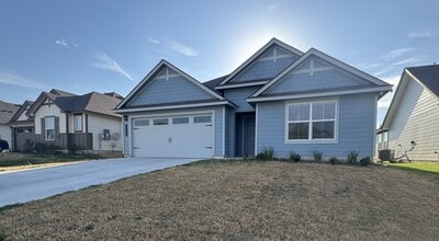 Building Photo - 7108 Gilbert Dr