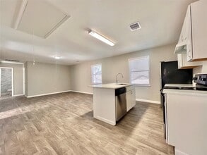 Building Photo - 928 John Alber Rd