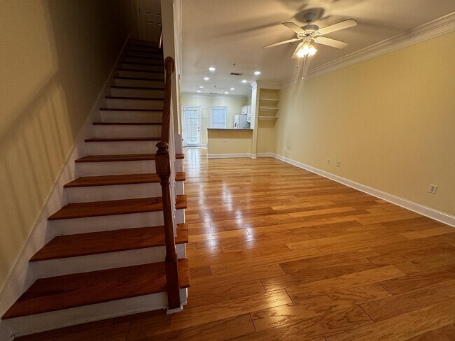 Building Photo - 101 Wood Lake Dr