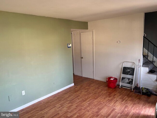 Foto del edificio - 89 Rockland Dr