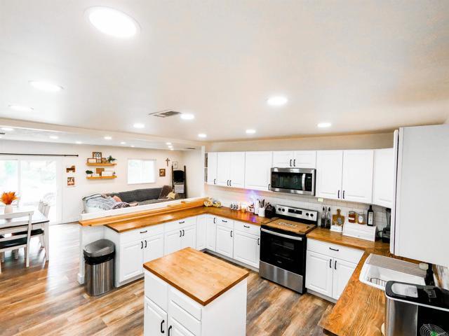 Foto del edificio - 631 Rosalie Way