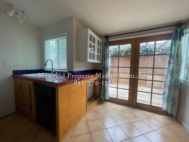 Foto del edificio - 2-Bedroom PLUS Loft Home Downtown Monterey