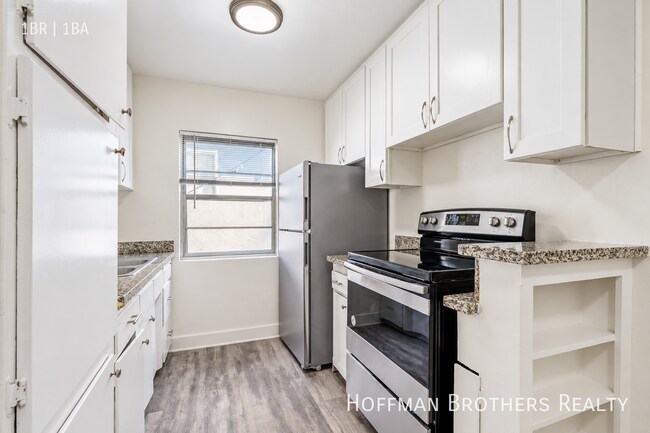 Building Photo - 3915 Stevely Ave