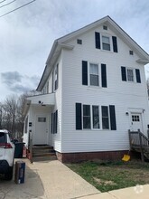 Building Photo - 14 Maple St