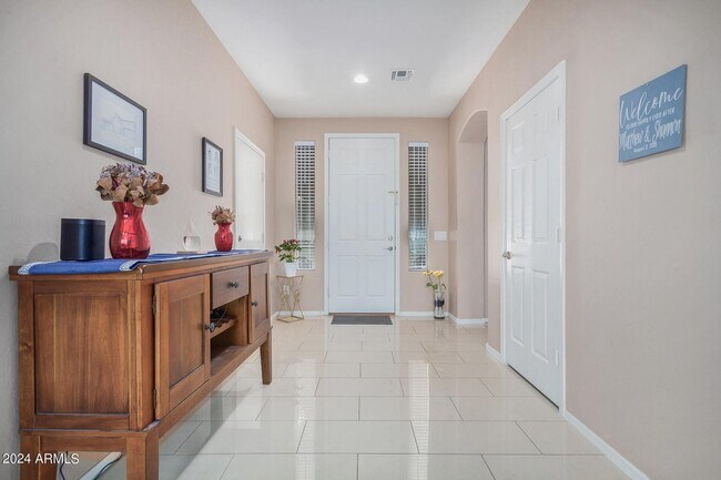 Foto del edificio - 17585 W Marshall Ln