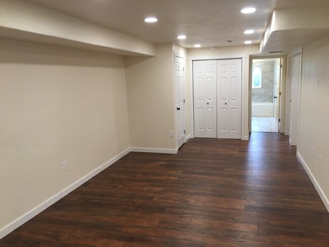 Building Photo - 287 W 500 N