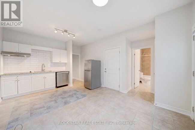 Photo du bâtiment - 11 Chestnut St E