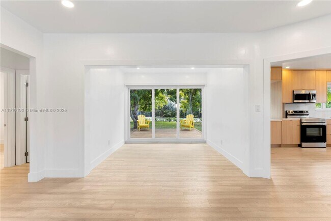 Foto del edificio - 810 NW 7th St