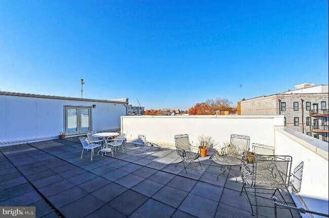 Foto del edificio - 449 R St NW