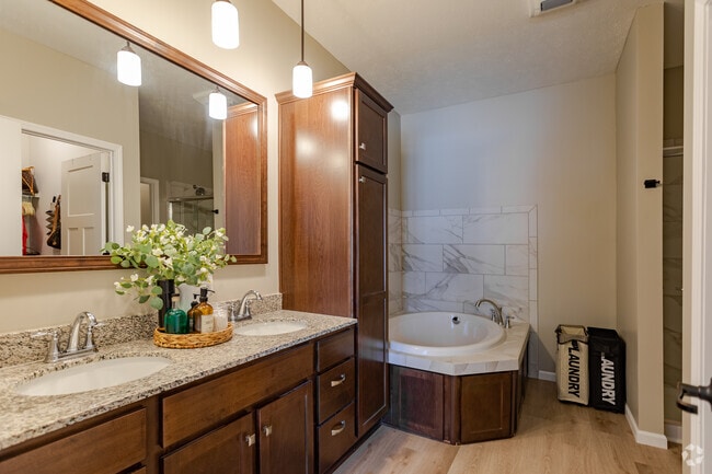 Baño - Residences at Oak View