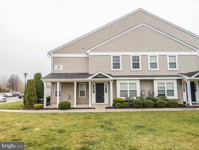 Foto del edificio - 2105 Lexington Mews