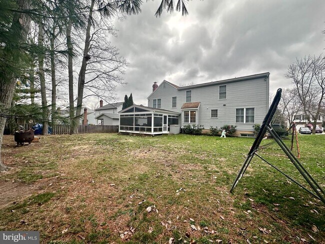 Foto del edificio - 342 Butternut Ct