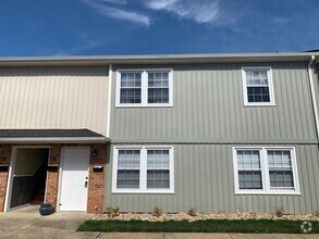 Building Photo - 3501 Fort Ave