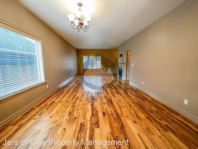 Building Photo - 4 br, 2 bath House - 6166 Lillian St. SE