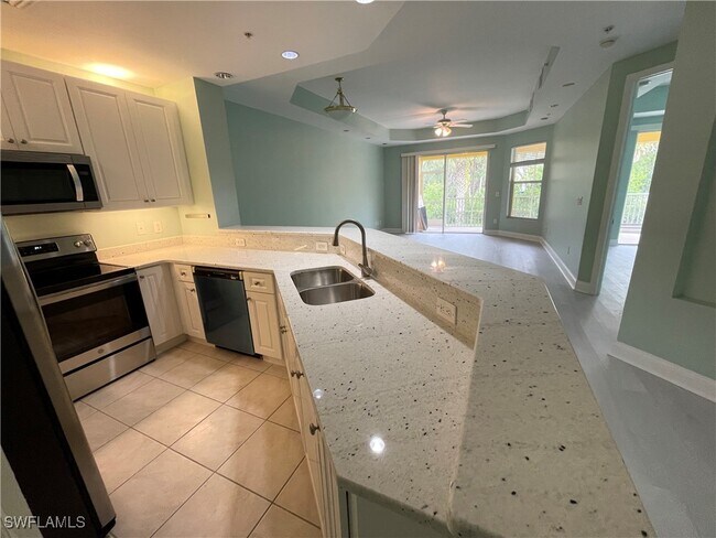 Building Photo - 15256 Riverbend Blvd