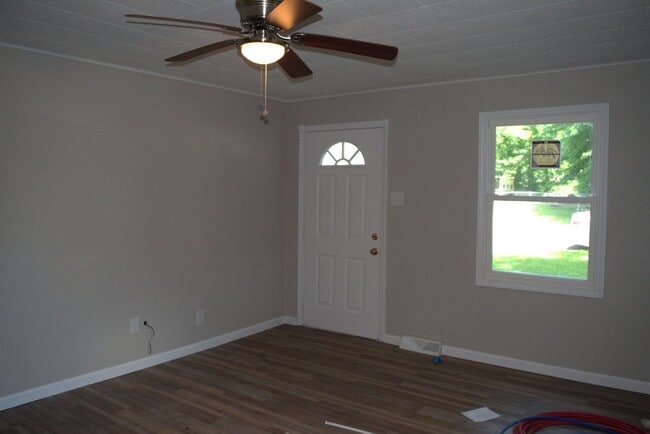 Building Photo - Great 2 Bed 1 Bath House!