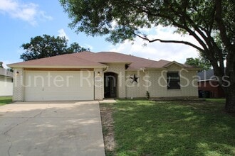Building Photo - 1802 Mattie Dr