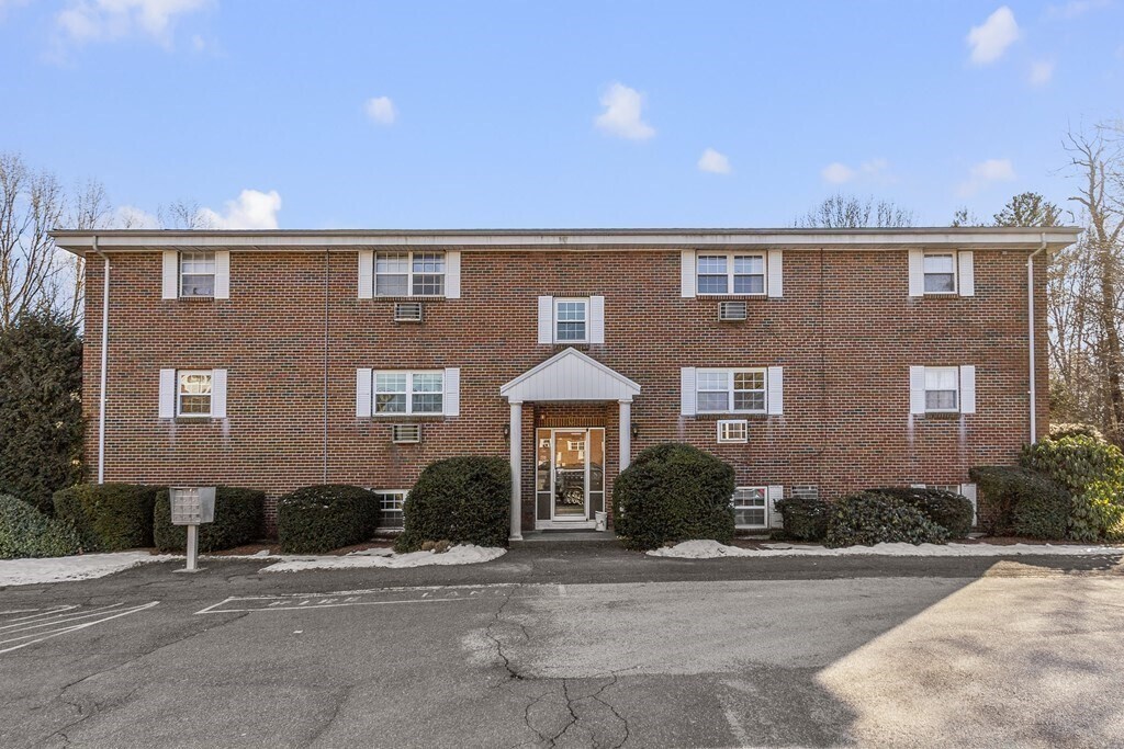 Primary Photo - 39 Pleasant St
