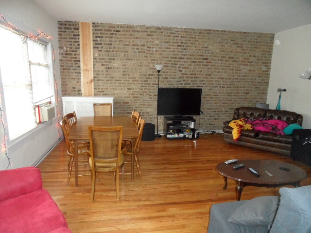 Primary Photo - 1235 W North Shore Ave