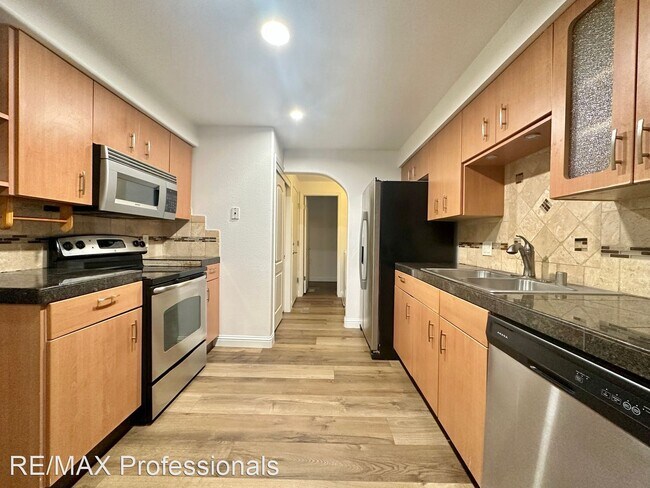 Building Photo - 3 br, 1.5 bath House - 2257 Oppio Street